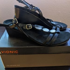 Vionic Park Nolan Sandals